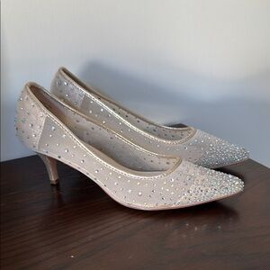 Delicious Cream Heels with Glittery Design and Pointed Toe